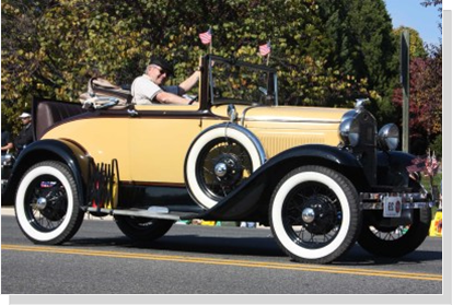 Vintage Car at the Annandale Parade - Chamber Photo LIbrary